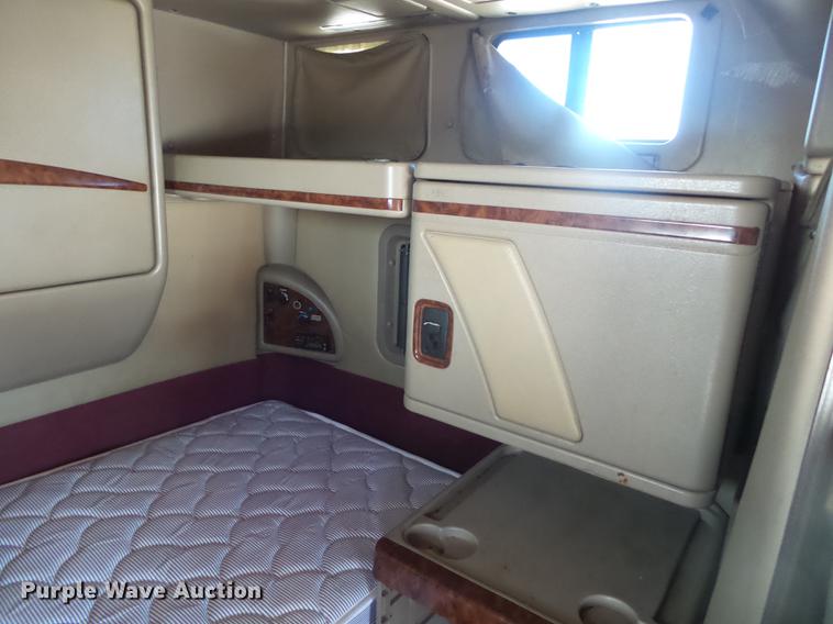 image for item DB7352 2007 International 9400i semi truck