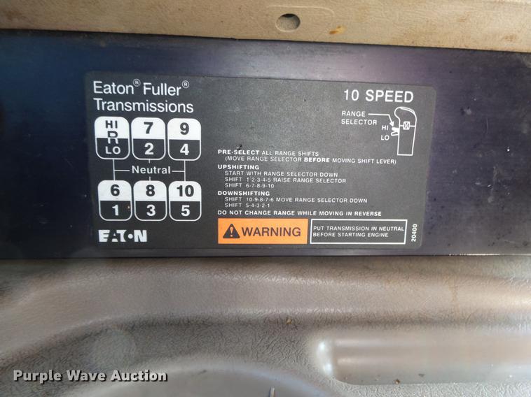 image for item DB7352 2007 International 9400i semi truck