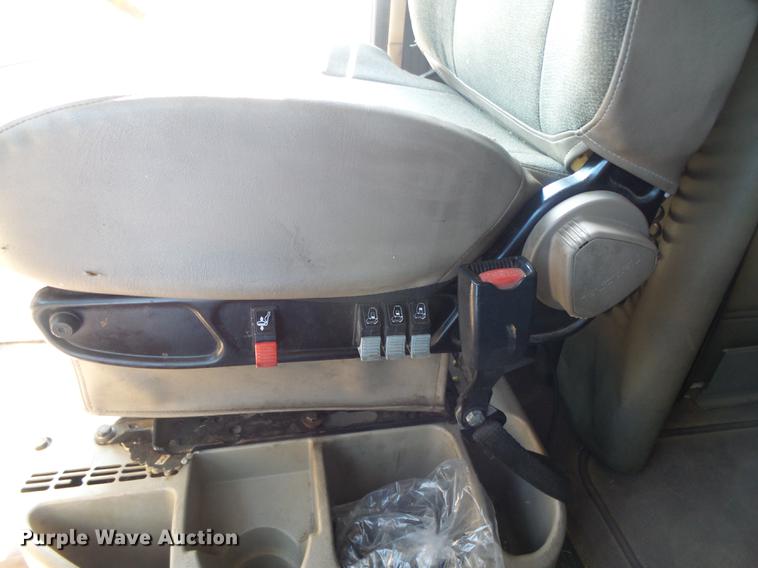 image for item DB7352 2007 International 9400i semi truck