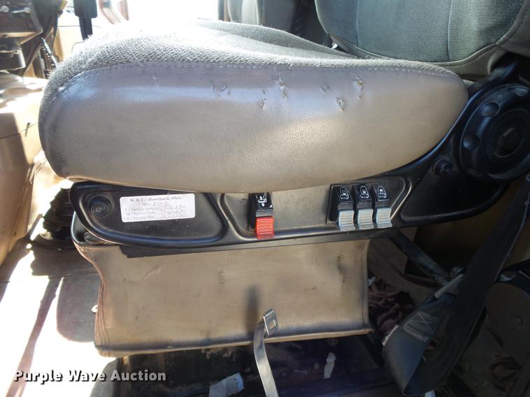 image for item DB7352 2007 International 9400i semi truck