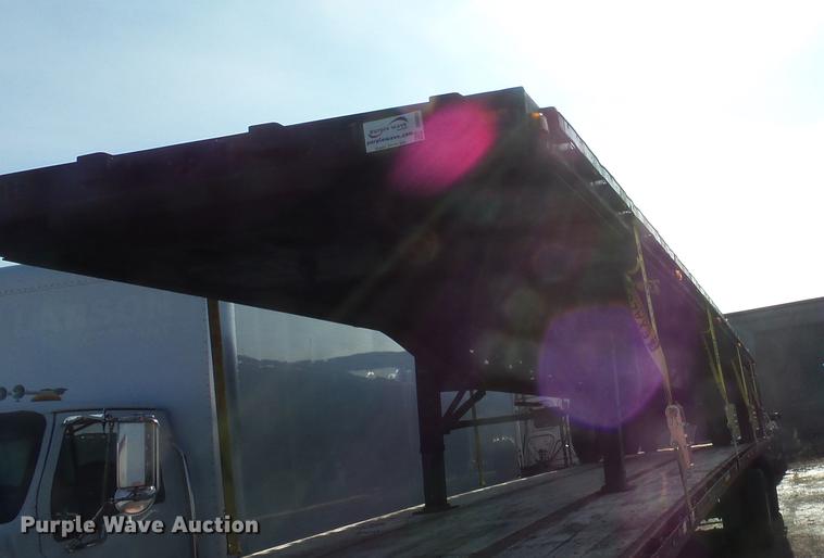 image for item DB8009 2002 Transcraft TL-2000-W2 flatbed trailer