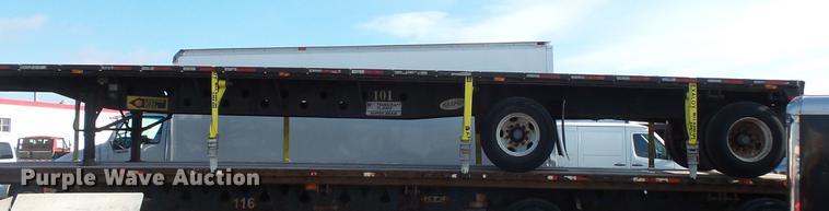 image for item DB8009 2002 Transcraft TL-2000-W2 flatbed trailer