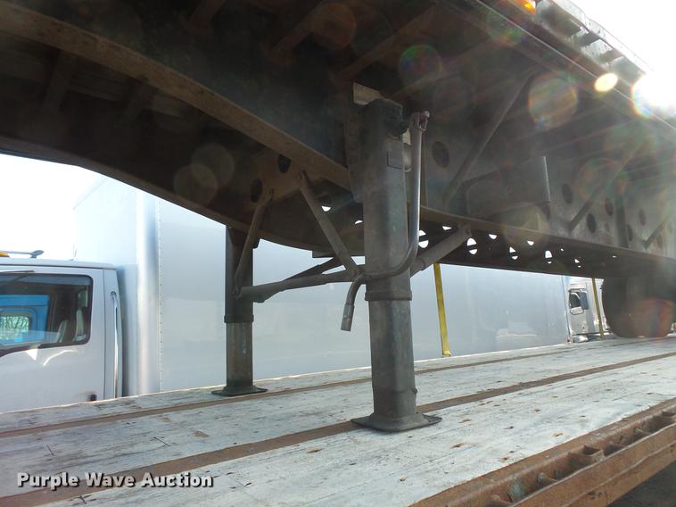 image for item DB8009 2002 Transcraft TL-2000-W2 flatbed trailer