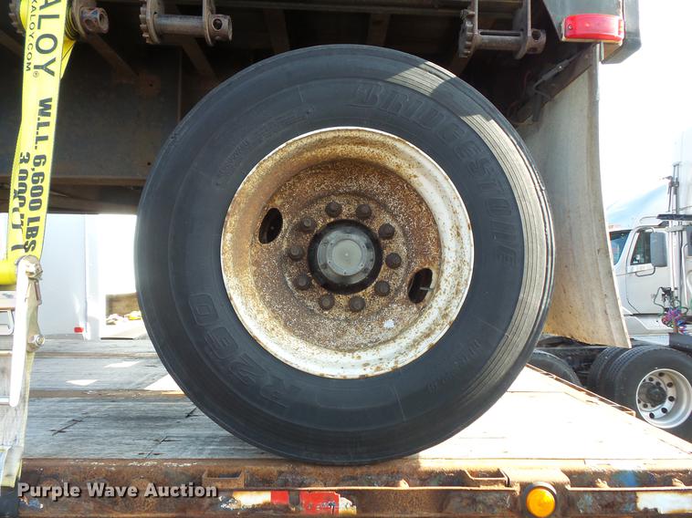 image for item DB8009 2002 Transcraft TL-2000-W2 flatbed trailer