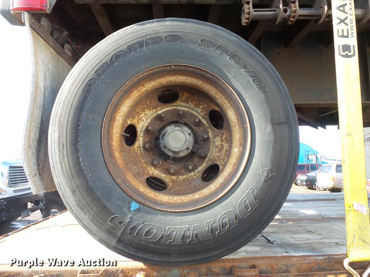 image for item DB8009 2002 Transcraft TL-2000-W2 flatbed trailer