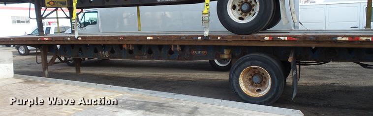 image for item DB8010 2006 Manac 10245A00 flatbed trailer