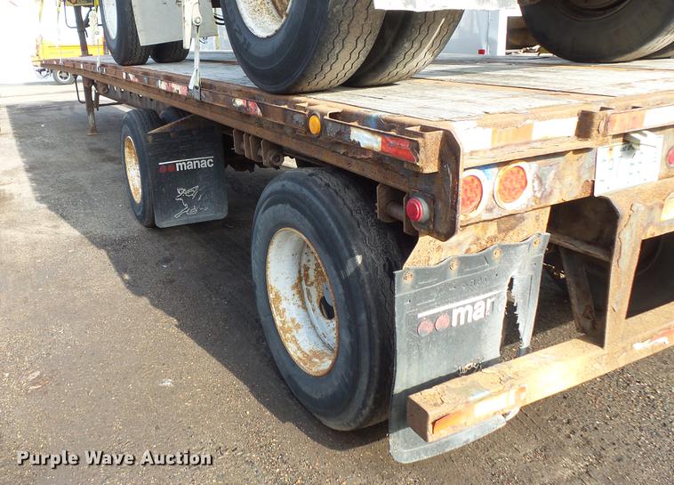 image for item DB8010 2006 Manac 10245A00 flatbed trailer