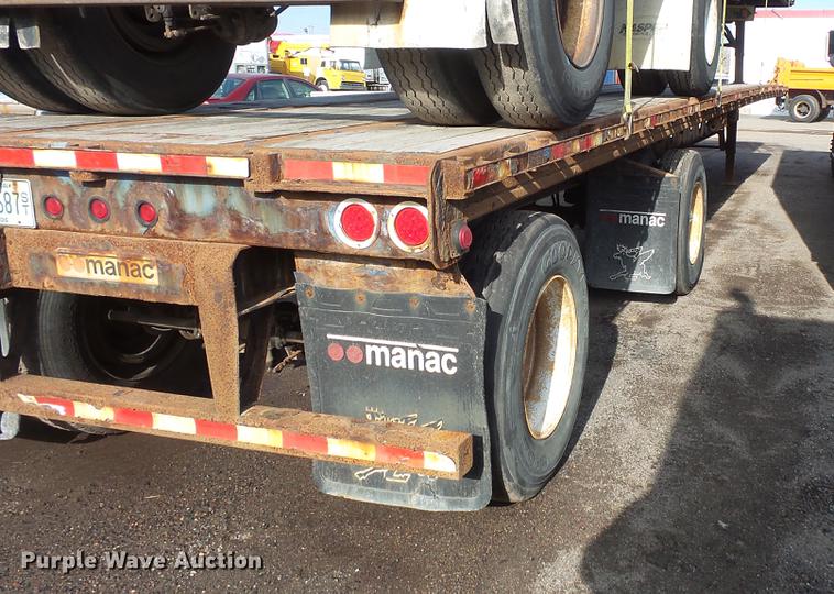 image for item DB8010 2006 Manac 10245A00 flatbed trailer