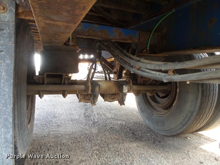 image for item DB8010 2006 Manac 10245A00 flatbed trailer