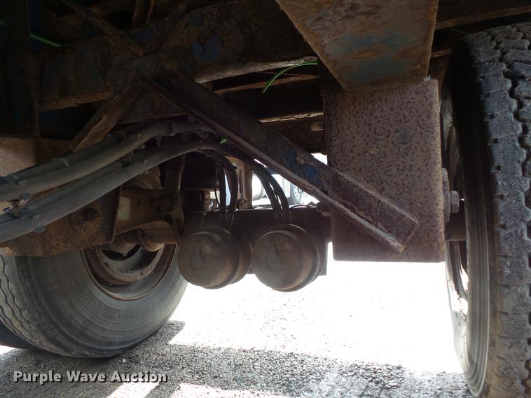 image for item DB8010 2006 Manac 10245A00 flatbed trailer