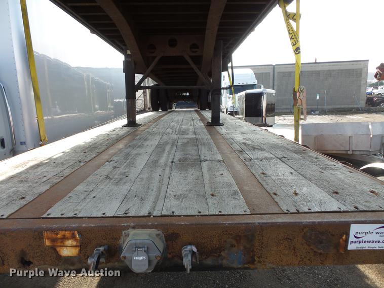 image for item DB8010 2006 Manac 10245A00 flatbed trailer