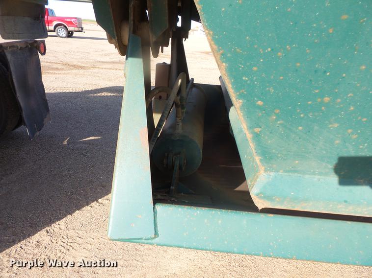 image for item DB8056 2000 R-way 3521TRI bottom dump trailer