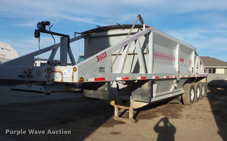 image for item DB8075 2007 R-way bottom dump trailer