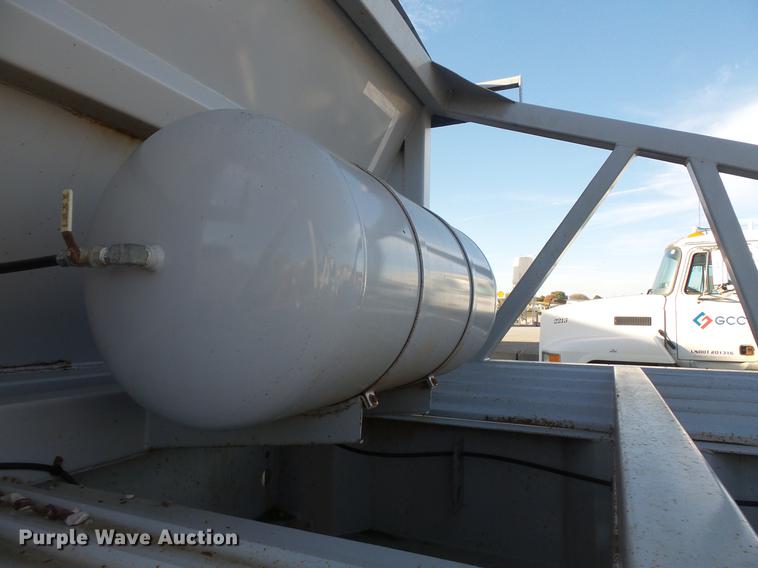 image for item DB8075 2007 R-way bottom dump trailer