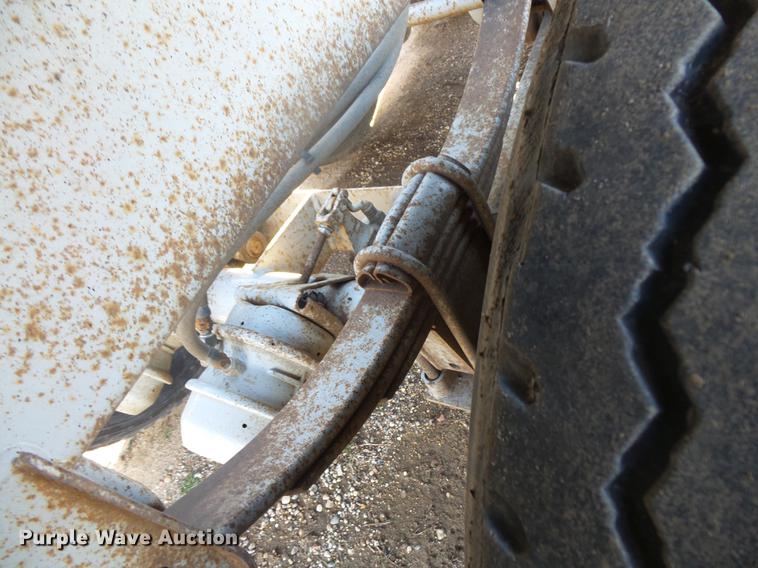 image for item DB8075 2007 R-way bottom dump trailer