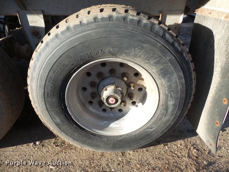 image for item DB8075 2007 R-way bottom dump trailer