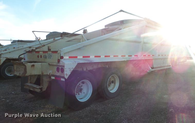 image for item DB8076 1999 bottom dump trailer