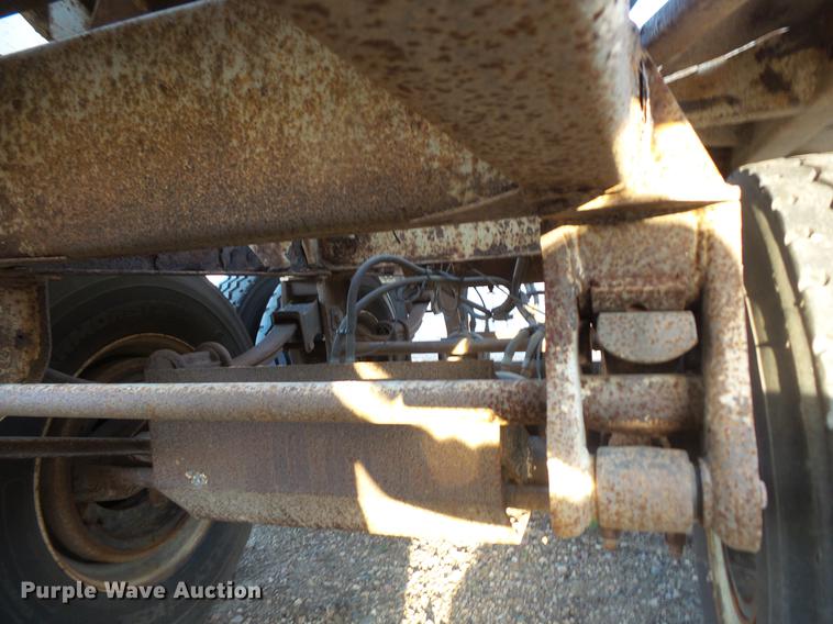 image for item DB8076 1999 bottom dump trailer