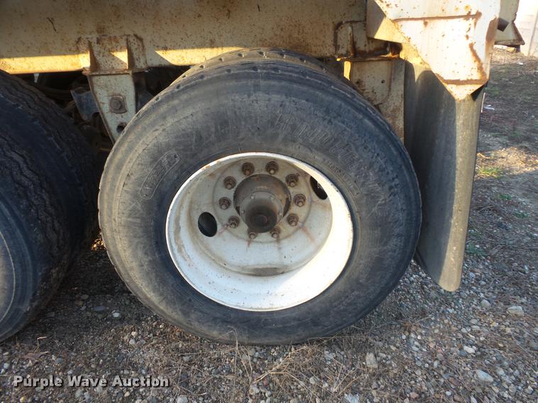 image for item DB8076 1999 bottom dump trailer