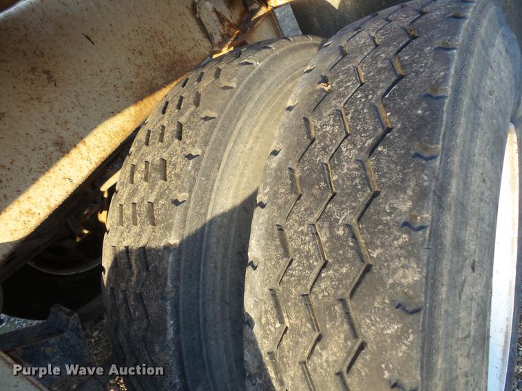 image for item DB8076 1999 bottom dump trailer