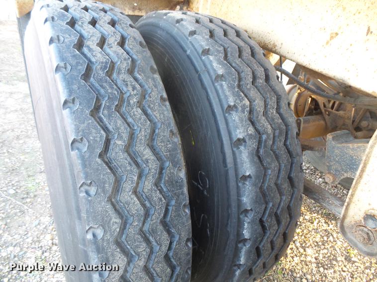 image for item DB8076 1999 bottom dump trailer