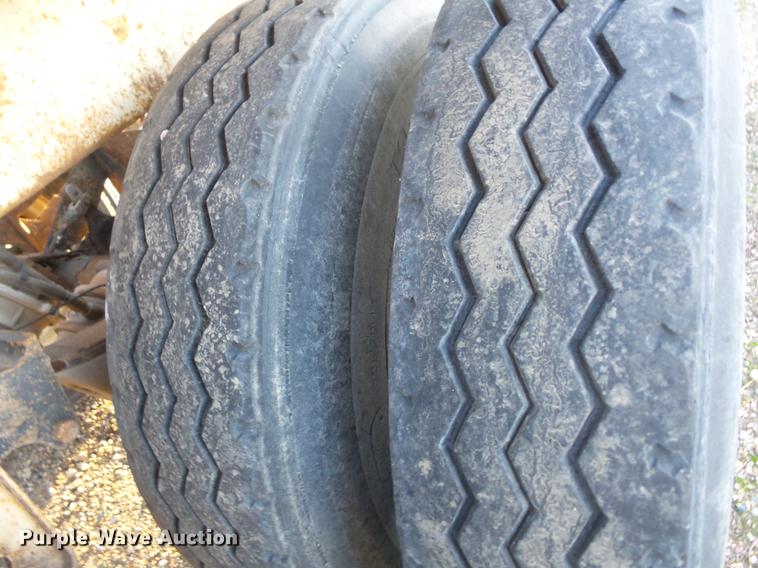 image for item DB8076 1999 bottom dump trailer