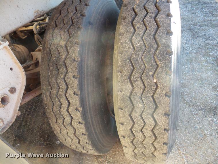 image for item DB8077 1999 Corn Belt bottom dump trailer