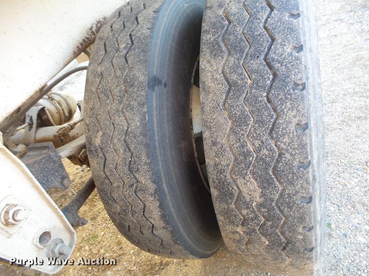 image for item DB8077 1999 Corn Belt bottom dump trailer