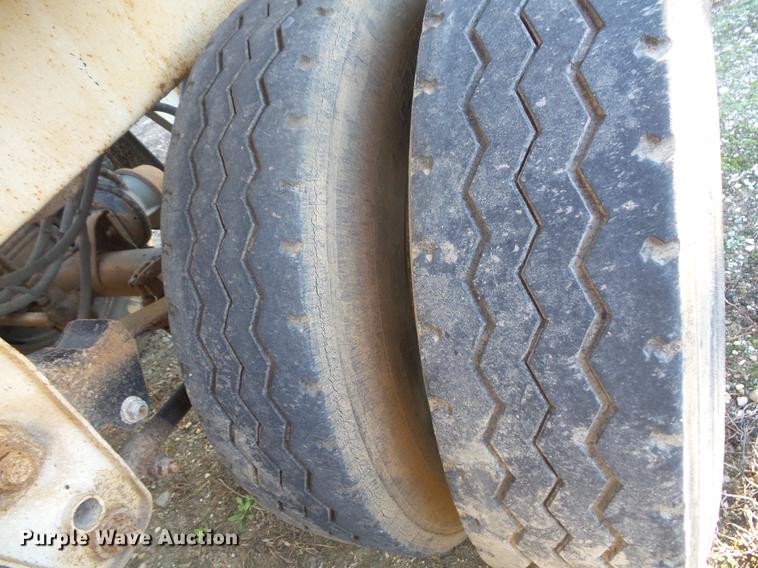 image for item DB8078 1999 Corn Belt bottom dump trailer