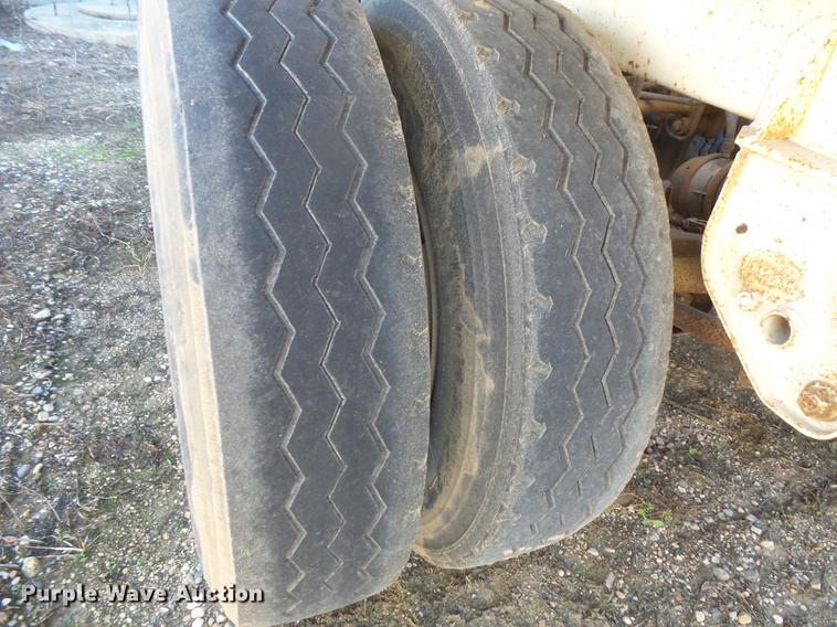 image for item DB8078 1999 Corn Belt bottom dump trailer