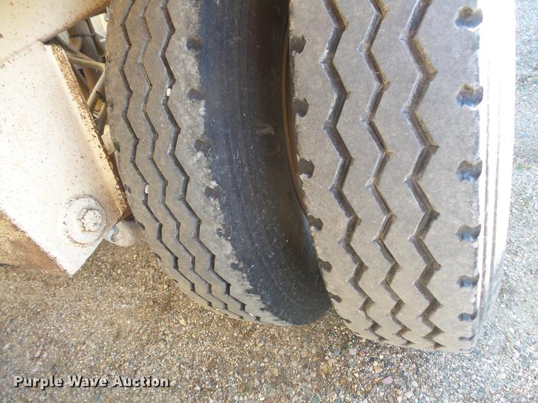 image for item DB8079 1994 Load King bottom dump trailer