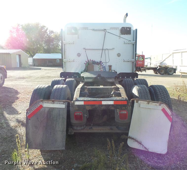 image for item DB8081 2000 Peterbilt 377 semi truck
