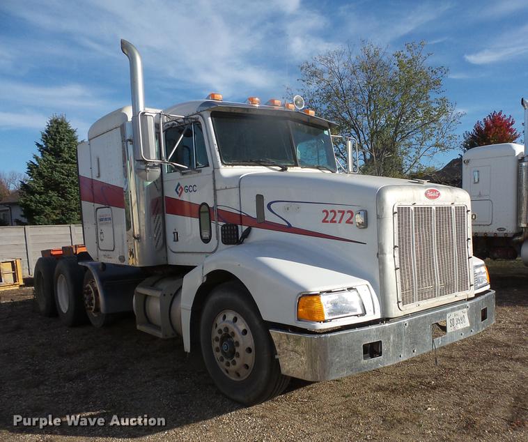 image for item DB8081 2000 Peterbilt 377 semi truck