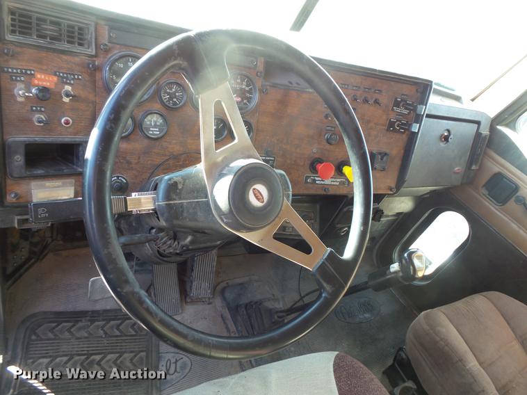 image for item DB8081 2000 Peterbilt 377 semi truck