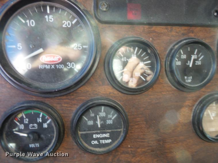 image for item DB8081 2000 Peterbilt 377 semi truck