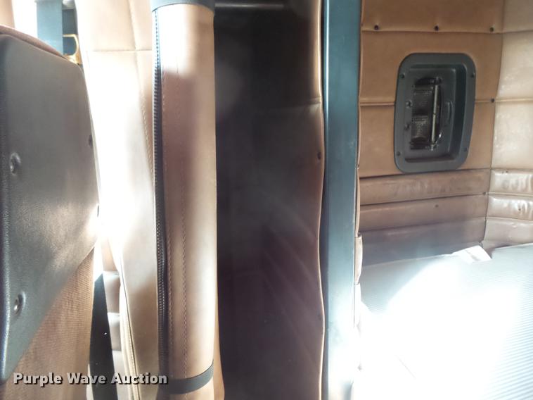 image for item DB8081 2000 Peterbilt 377 semi truck