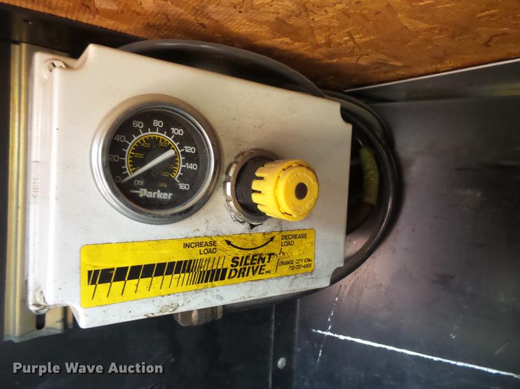 image for item DB8081 2000 Peterbilt 377 semi truck