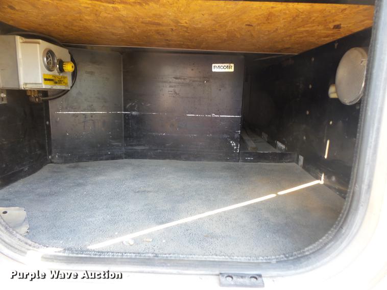 image for item DB8081 2000 Peterbilt 377 semi truck