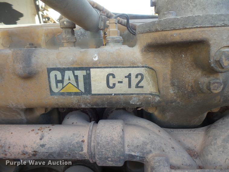 image for item DB8081 2000 Peterbilt 377 semi truck