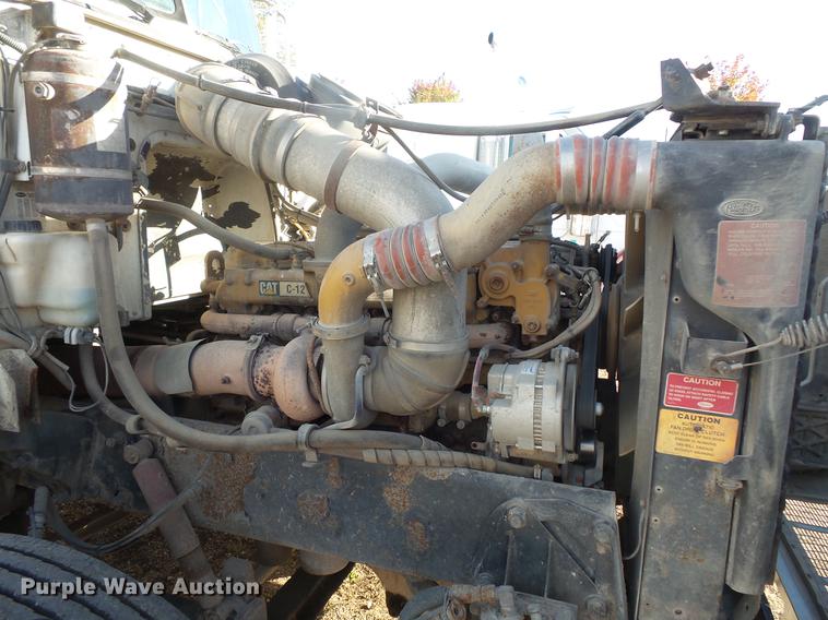 image for item DB8081 2000 Peterbilt 377 semi truck