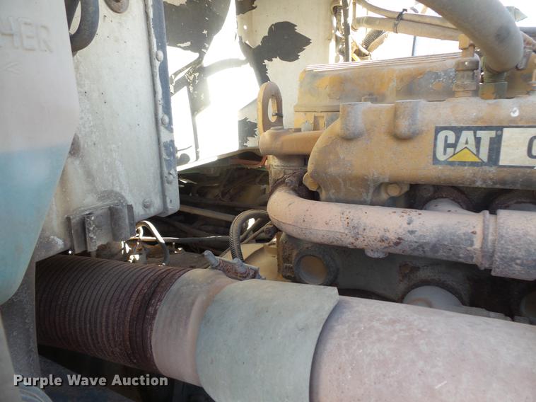 image for item DB8081 2000 Peterbilt 377 semi truck