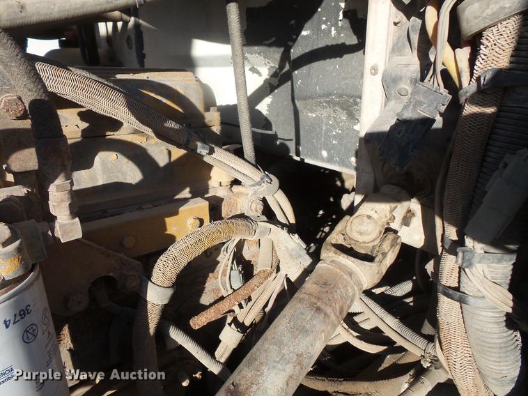 image for item DB8081 2000 Peterbilt 377 semi truck