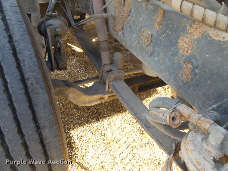 image for item DB8081 2000 Peterbilt 377 semi truck