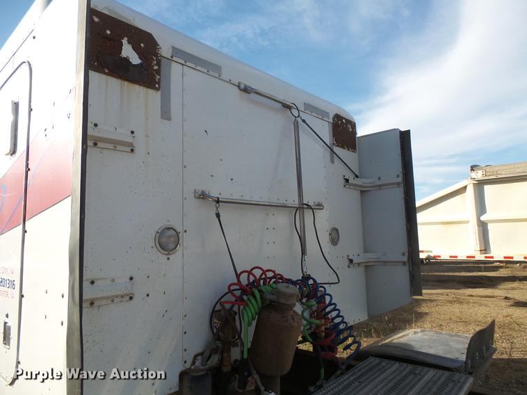 image for item DB8081 2000 Peterbilt 377 semi truck