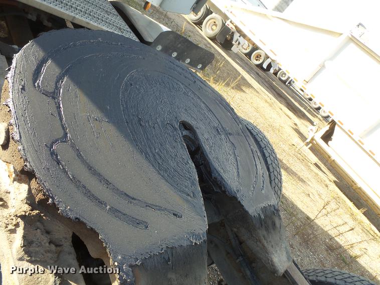 image for item DB8081 2000 Peterbilt 377 semi truck