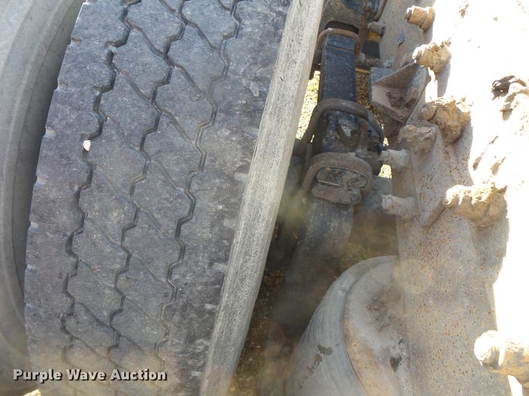 image for item DB8081 2000 Peterbilt 377 semi truck