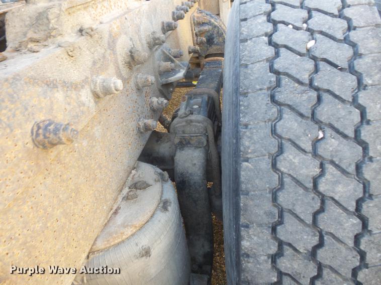 image for item DB8081 2000 Peterbilt 377 semi truck