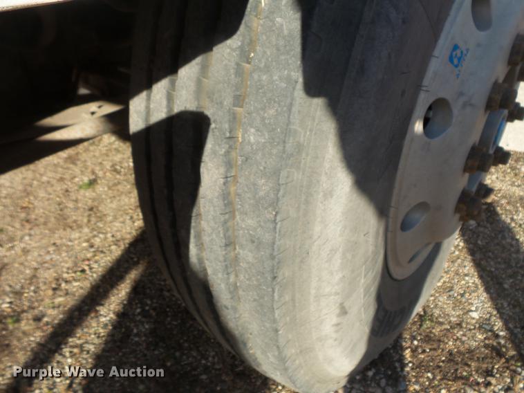 image for item DB8081 2000 Peterbilt 377 semi truck