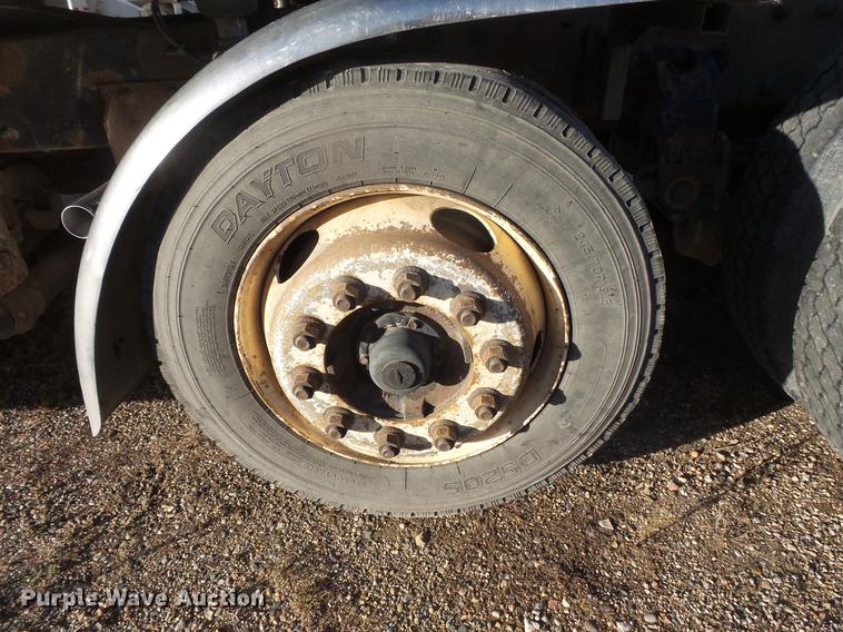 image for item DB8081 2000 Peterbilt 377 semi truck