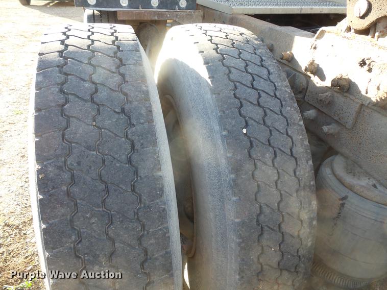 image for item DB8081 2000 Peterbilt 377 semi truck